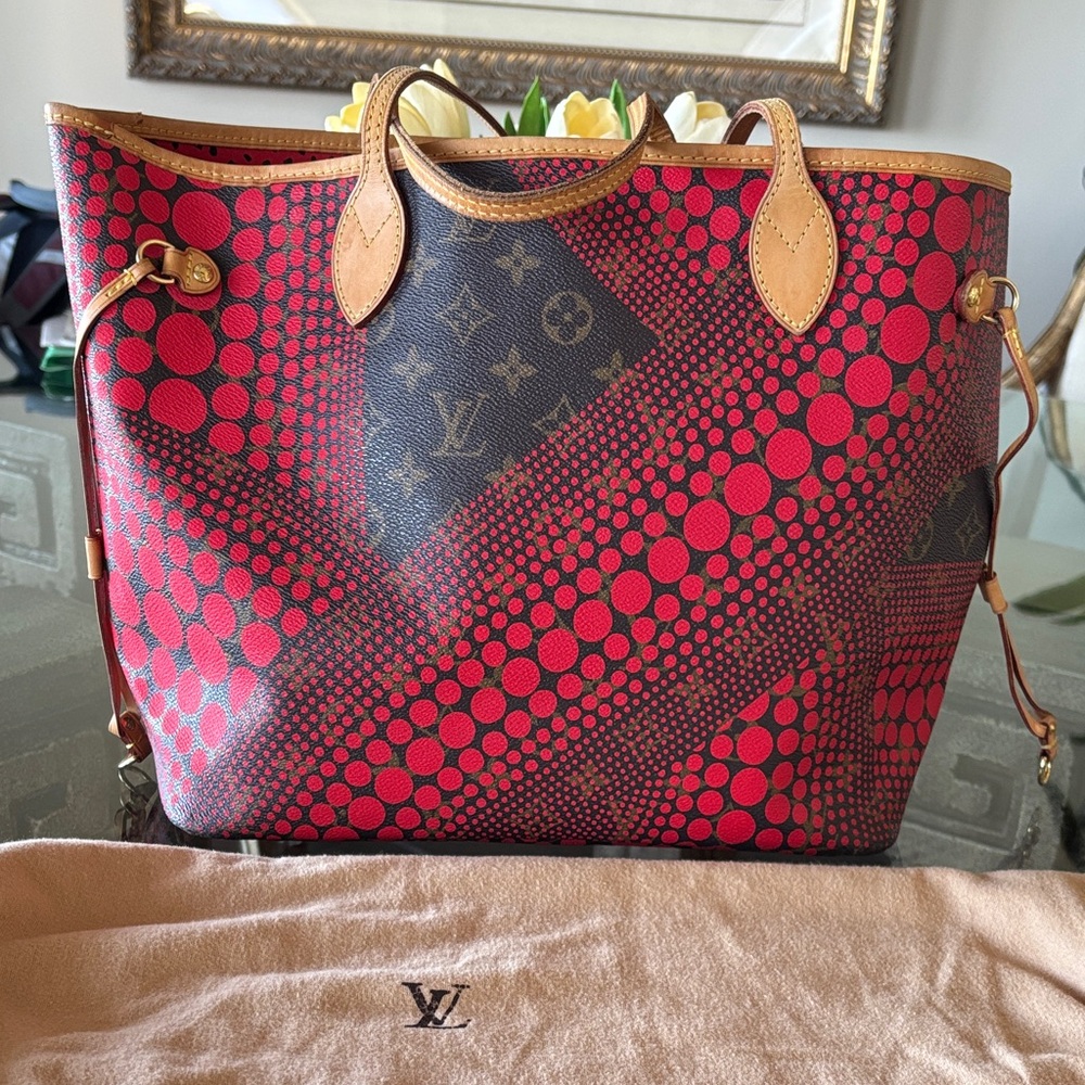 ❌SOLD❌Ltd Edtn Louis Vuitton monogram neverfullmm Yayoi Kusama Dots shoulder bag